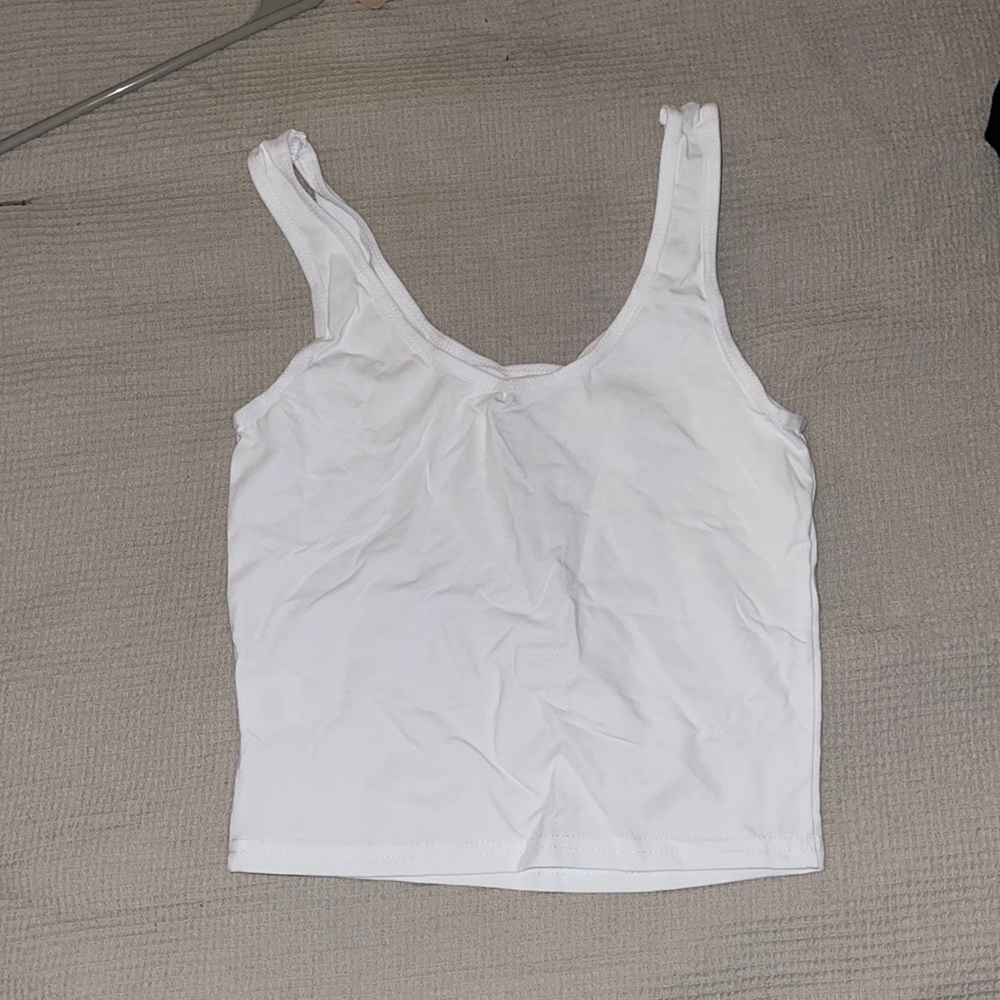 white tank top v neck